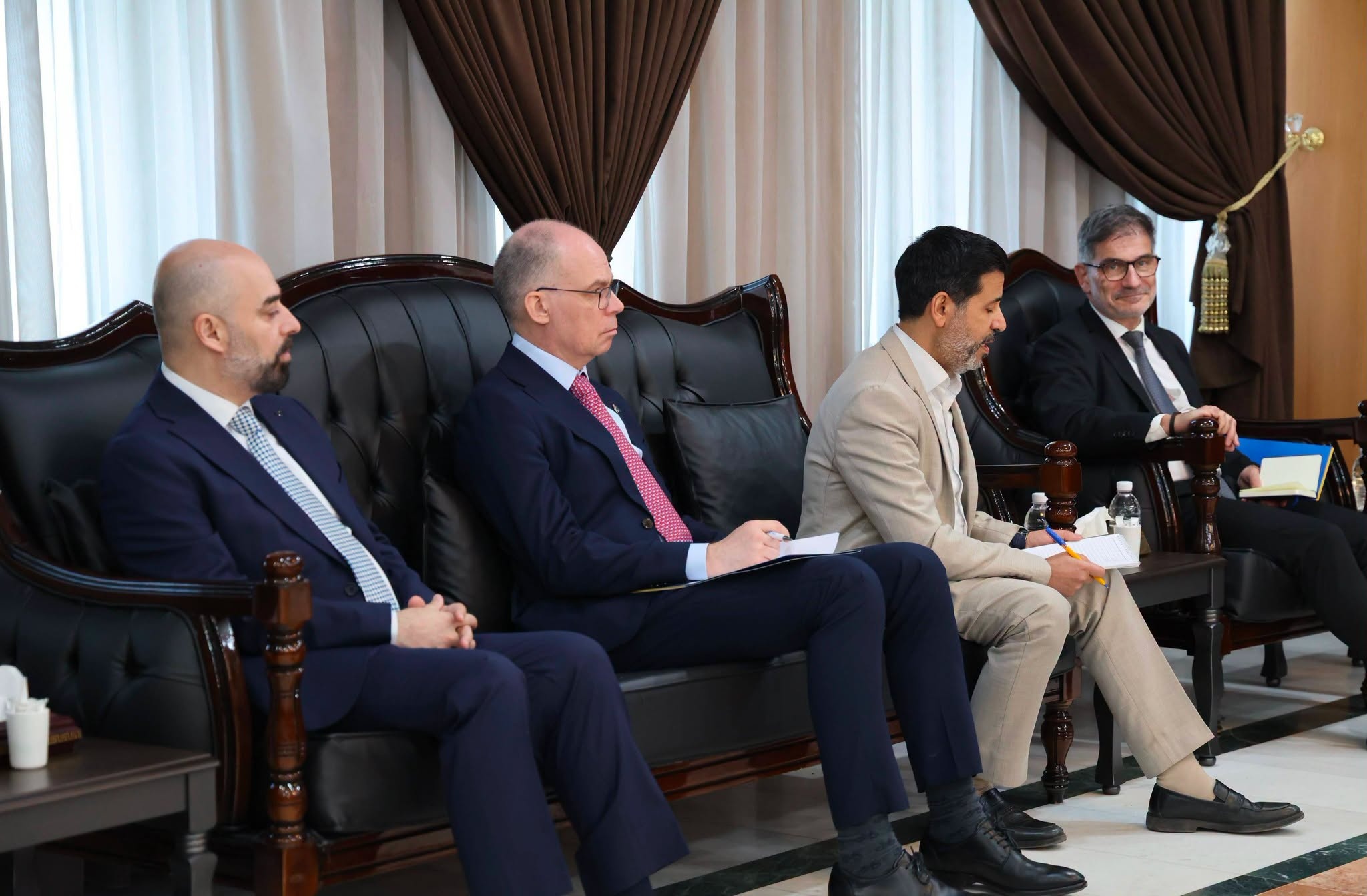 وزير الموارد يبحث مع سفير الاتحاد الأوروبي تعزيز التعاون بإدارة المياه ومواجهة شحتها