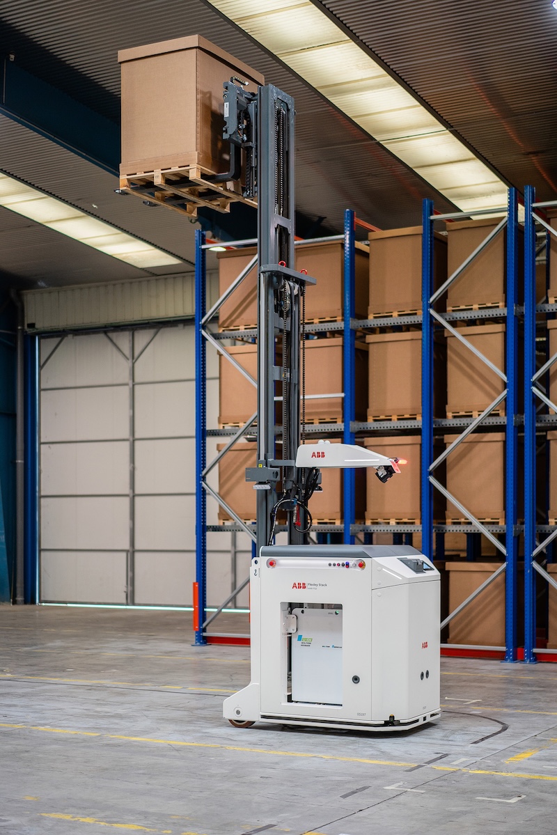 ABB Robotics completes Visual SLAM AMR range with autonomous forklift launch
