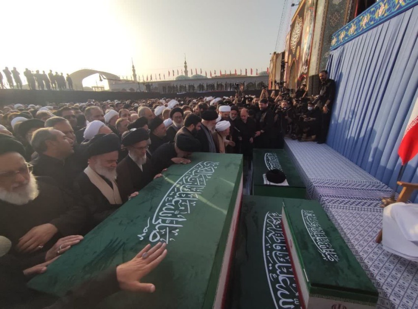 المرشد الإيراني يوجه رسالة بعد تشييع الخامنئي في العراق