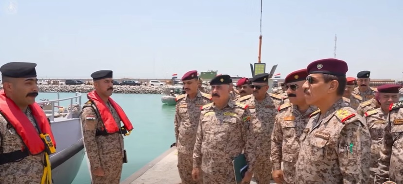 رئيس أركان الجيش يتفقد المياه الإقليمية في البصرة ويطلع على حادثة وفاة الصياد