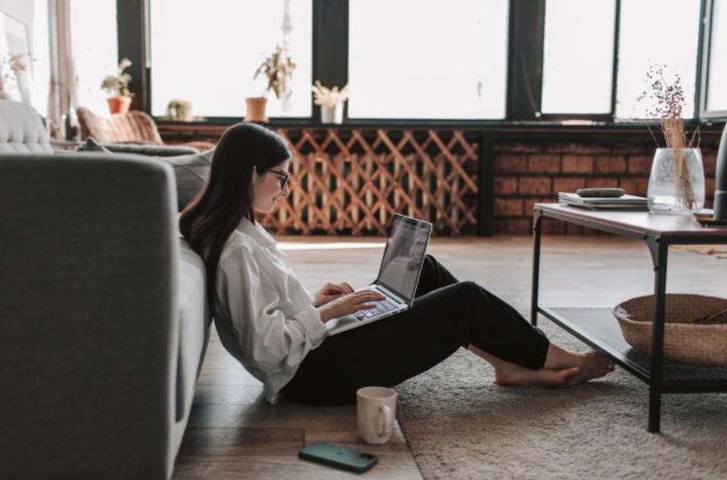 How Tech Professionals Stay Connected While Working Globally