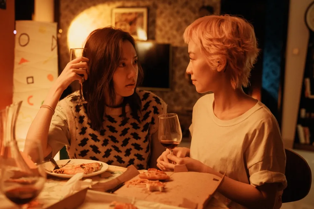 Venice Lesbian Drama ‘Big Little Things’ Boards Moebius Entertainment for Worldwide Sales