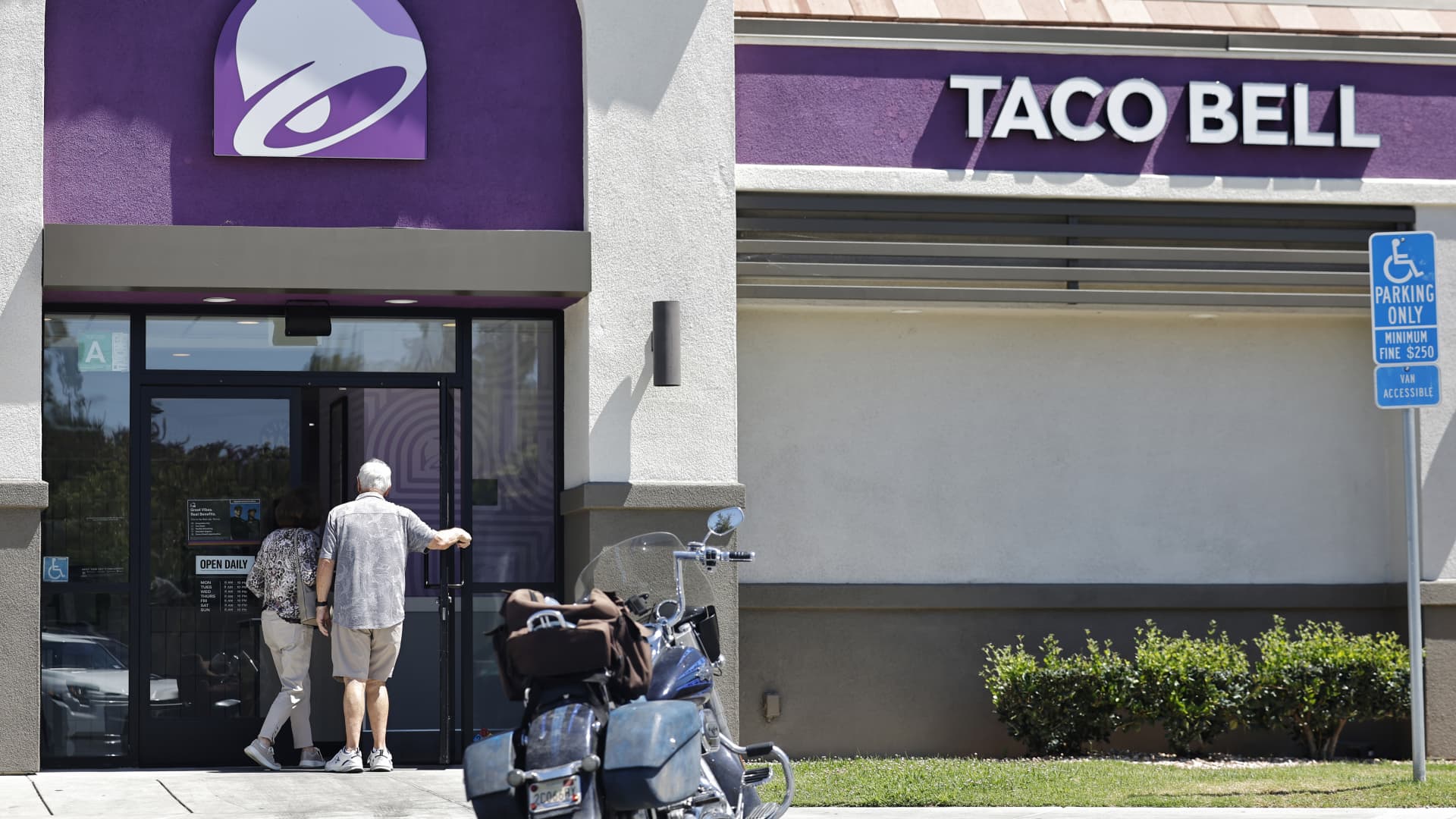 Cyclospora outbreak tied to Taco Bell will steal the spotlight from Yum Brands' earnings