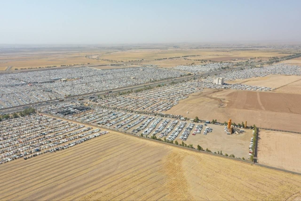 صور جوية توثق كثافة الزائرين وحركة المرور في معبر مهران الحدودي