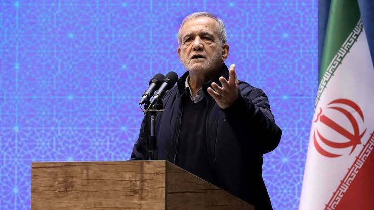 الرئيس الإيراني: مذكرة التفاهم مع أمريكا ستكون محور علاقاتنا الخارجية مستقبلا