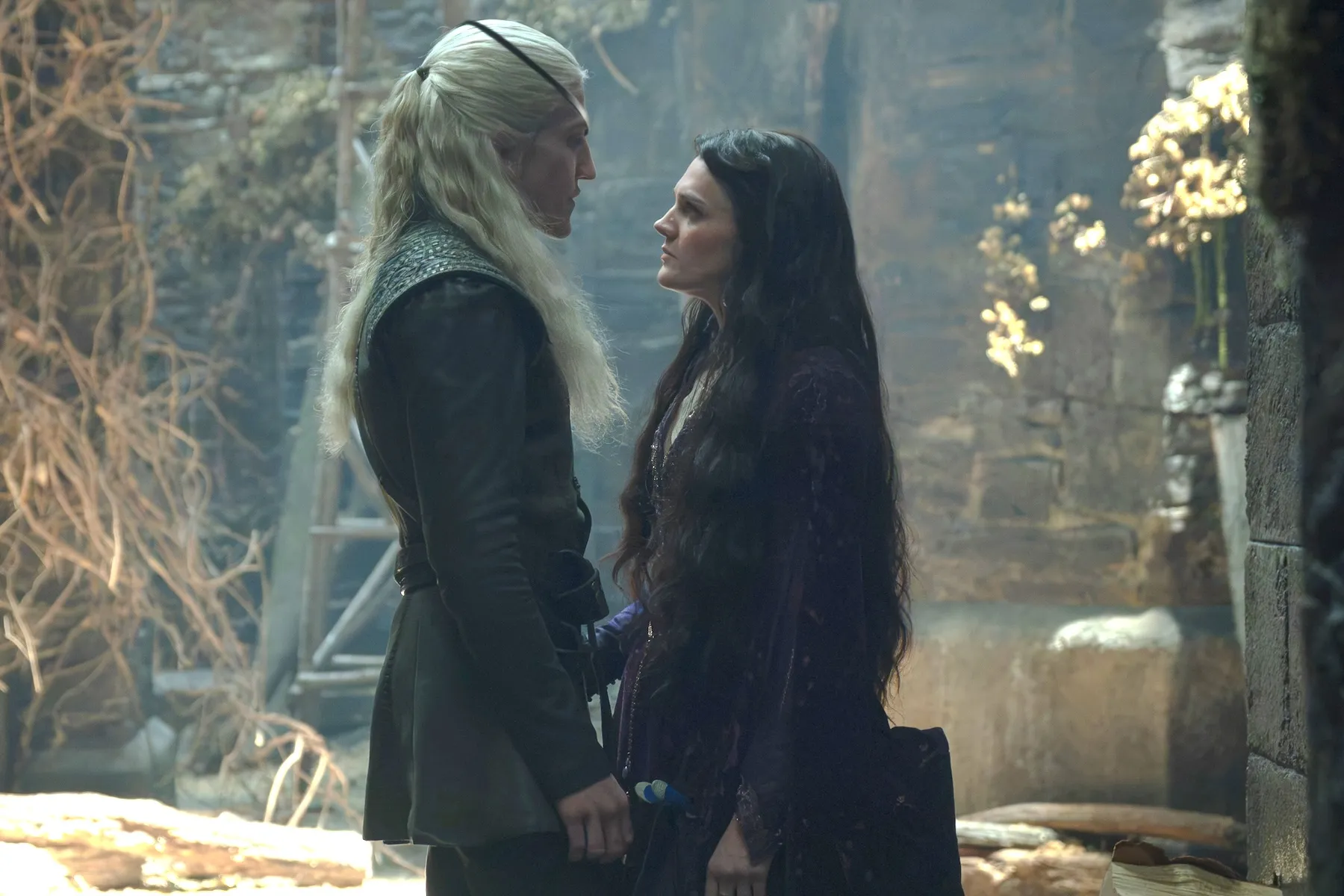 ‘House of the Dragon’: Gayle Rankin on That ‘F — ed Up’ Aemond-Alys-Alicent Scene, ‘Unbearable’ Family Dinner and Dragon Egg Plans