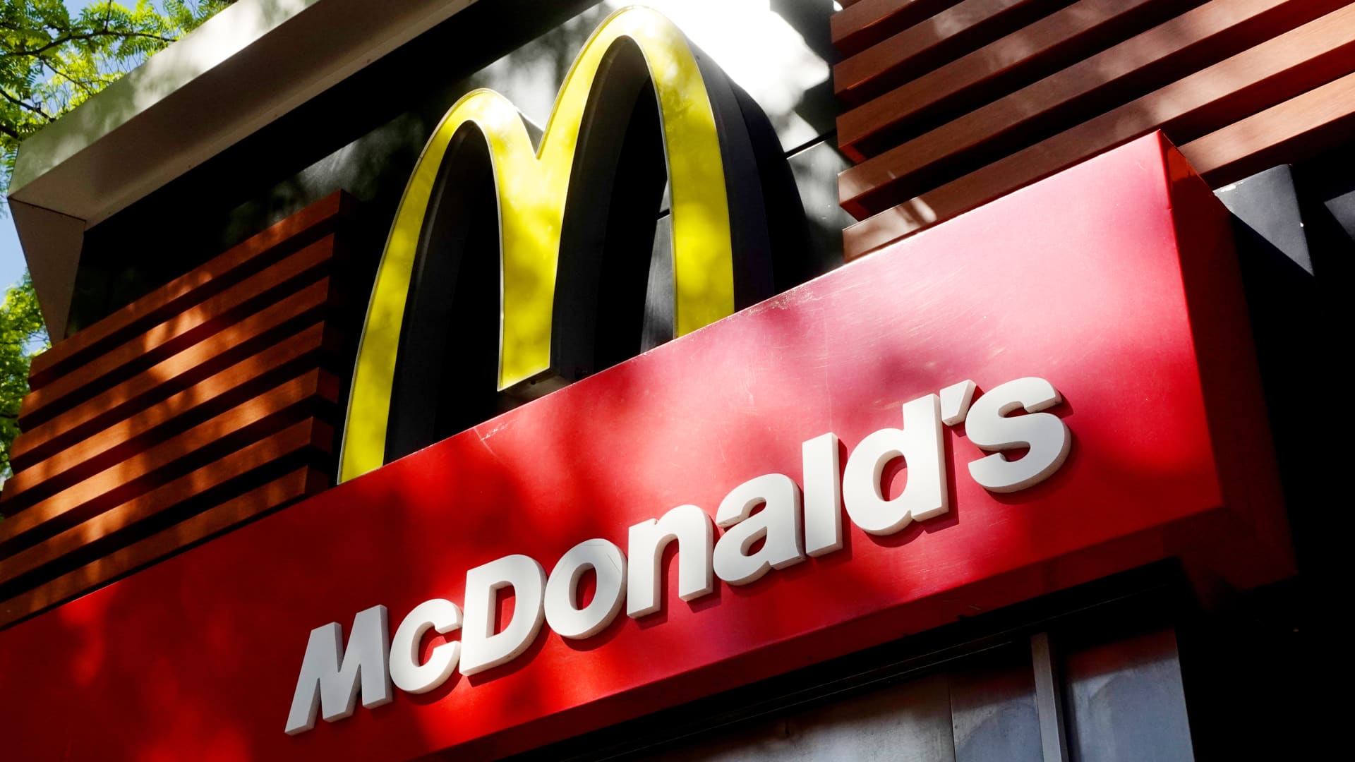 McDonald's earnings beat estimates, chain announces new U.S. head to accelerate growth