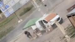 Video shows Russian drone chasing Ukrainian street vendor in 'human safari' attack