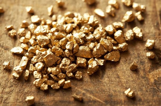 الذهب عند ذروة 7 أسابيع بفعل ضعف بيانات الوظائف الأمريكية