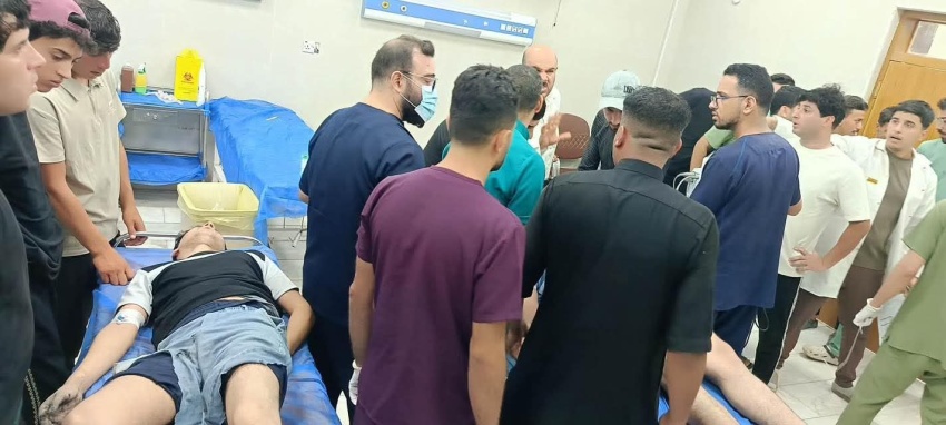 إصابة 8 أشخاص بحادث سير بعد اقتحام سيارة مقهى شعبي في المشخاب