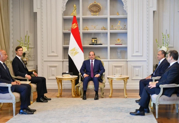 مبعوث ترامب يلتقي حماس في مصر.. هل اقتربت لحظة الحسم في غزة؟