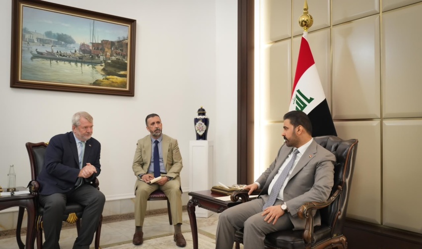 الزيدي يبحث مع مبعوث الأمم المتحدة الشراكة التنموية والاقتصادية