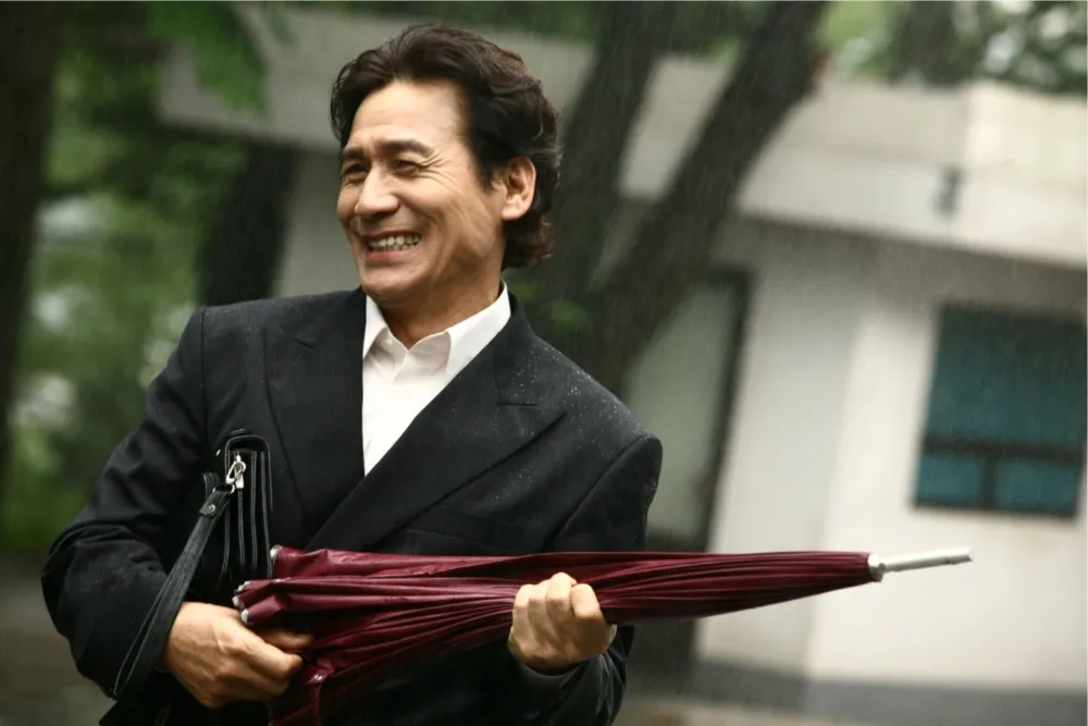Busan Festival Honors Ahn Sung-ki, Market Names Thailand Country of Honor