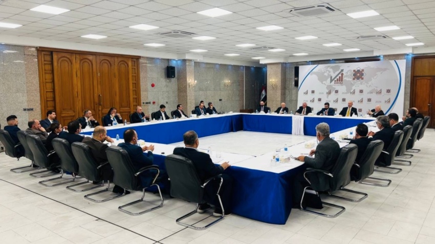 لبحث حلول اقتصادية.. المؤسسة الاستراتيجية تستضيف باحثا أمريكيا بحضور نواب ومسؤولين