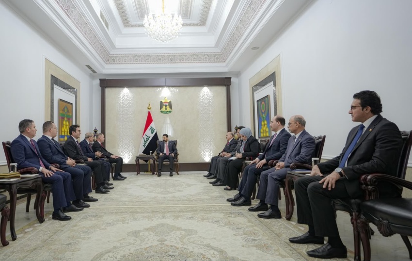 رئيس الوزراء يبحث مع مبعوث ليبيا الشراكة الاقتصادية والعمل العربي