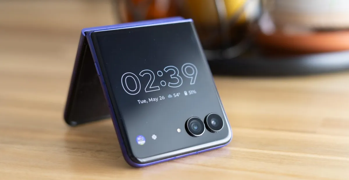 De-Googled GrapheneOS is coming to Motorola’s foldables next year