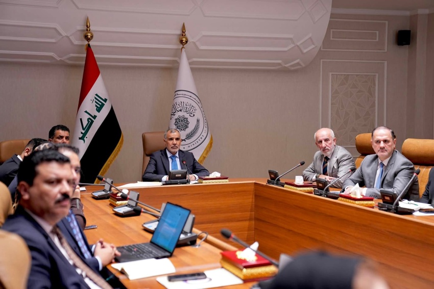 وزير المالية يتعهد بتقديم أول موازنة للبرامج والأداء لمجلس الوزراء في موعدها