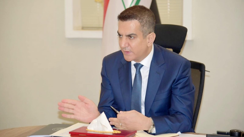"أغرقت البلاد بالديون وهدرت المليارات".. مسعود حيدر يطالب بمحاكمة طيف سامي