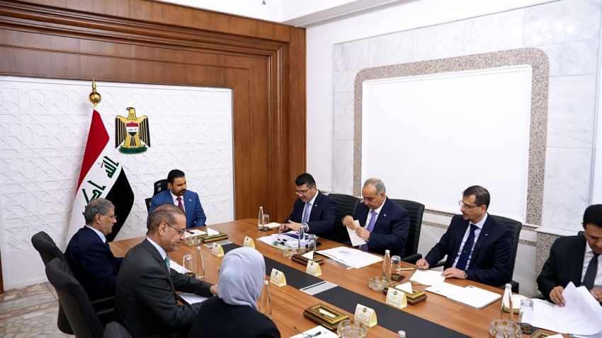 الزيدي يترأس اجتماعاً للجنة العليا الخاصة بمشروع مبادرة المليون قطعة أرض سكنية