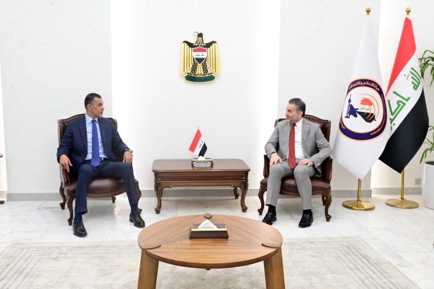 أبو كلل ويونس محمود يبحثان حماية المنتخبات الوطنية من حملات التسقيط