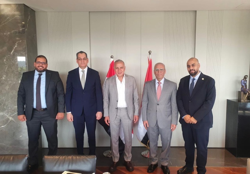 العراق ومجموعة السويدي تبحثان تنفيذ مشاريع كهرباء ومدن صناعية واستثمار الغاز المصاحب