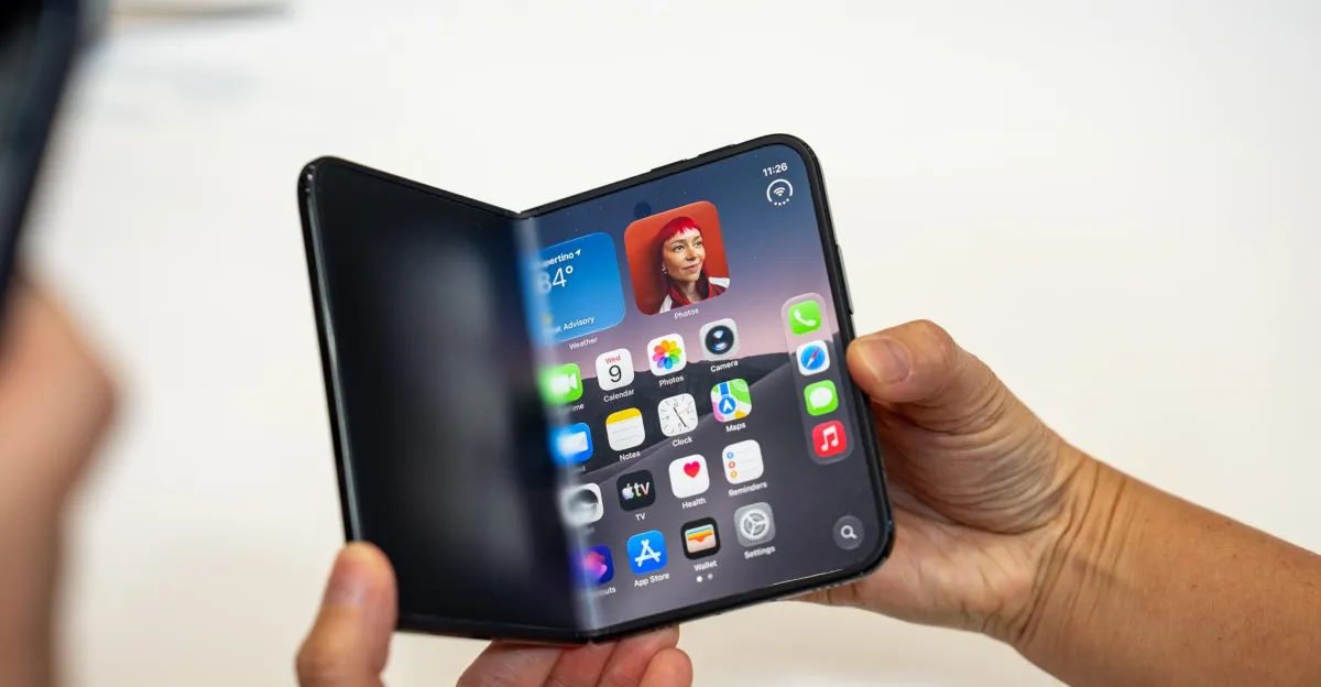 Hands-on with the foldable iPhone Duo