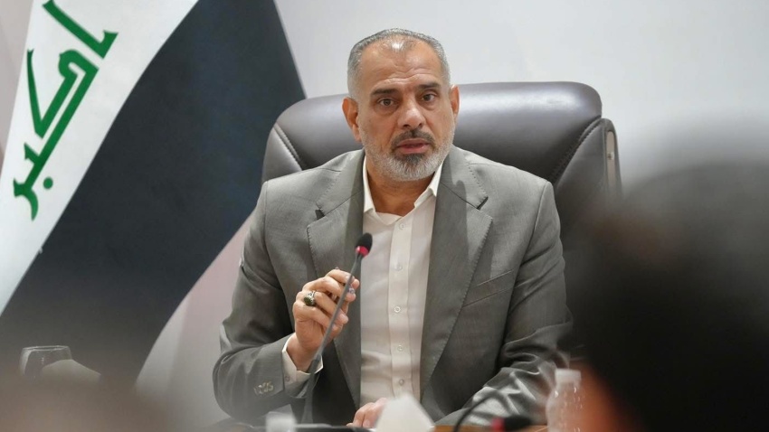 فيحان يهاجم حظر الطيران الإيراني: مخالف للدستور العراقي ويهدد باللجوء لجلسة نيابية طارئة