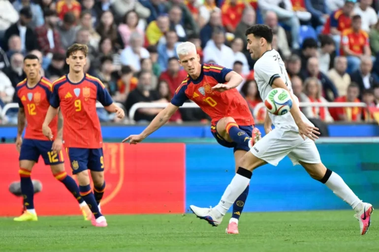 المنتخب الوطني يفرض التعادل أمام إسبانيا