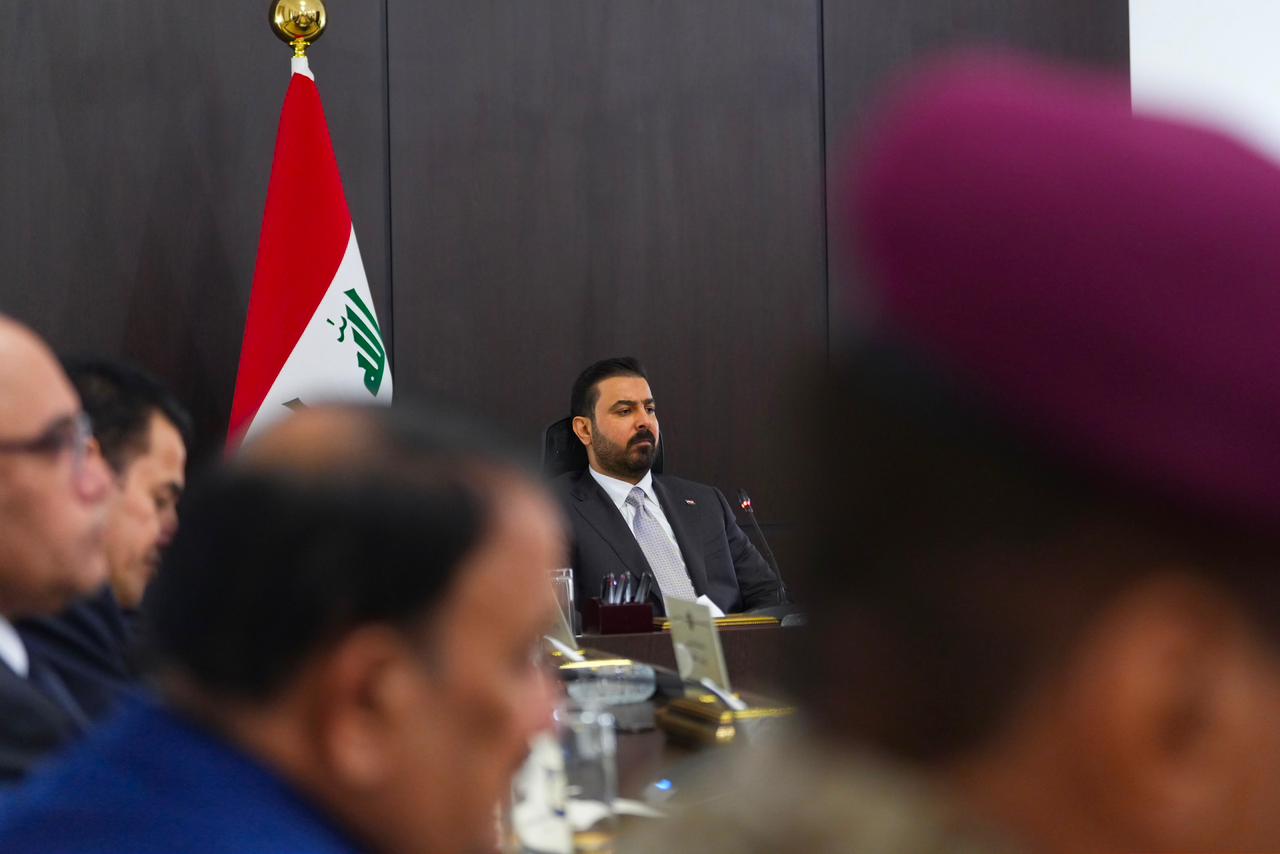 القائد العام للقوات المسلحة علي الزيدي يترأس اجتماعاً طارئاً للمجلس الوزاري للأمن الوطني لبحث التداعيات الإقليمية