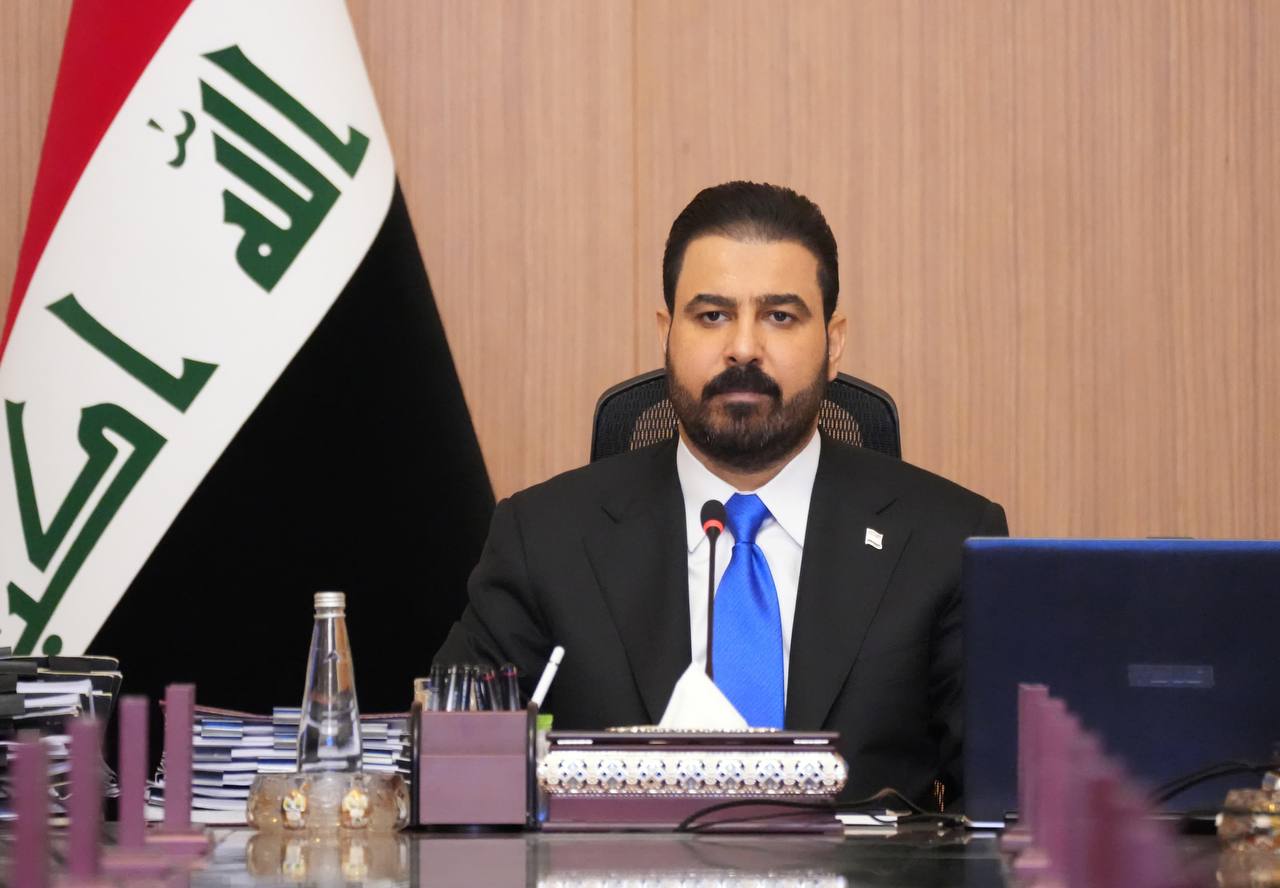 رئيس الوزراء يبعث رسالة للشرع تأكيدا على تعزيز العلاقة ومواجهة الأزمات